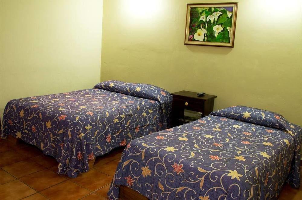 El Oasis Hotel Y Restaurante Бокете Экстерьер фото