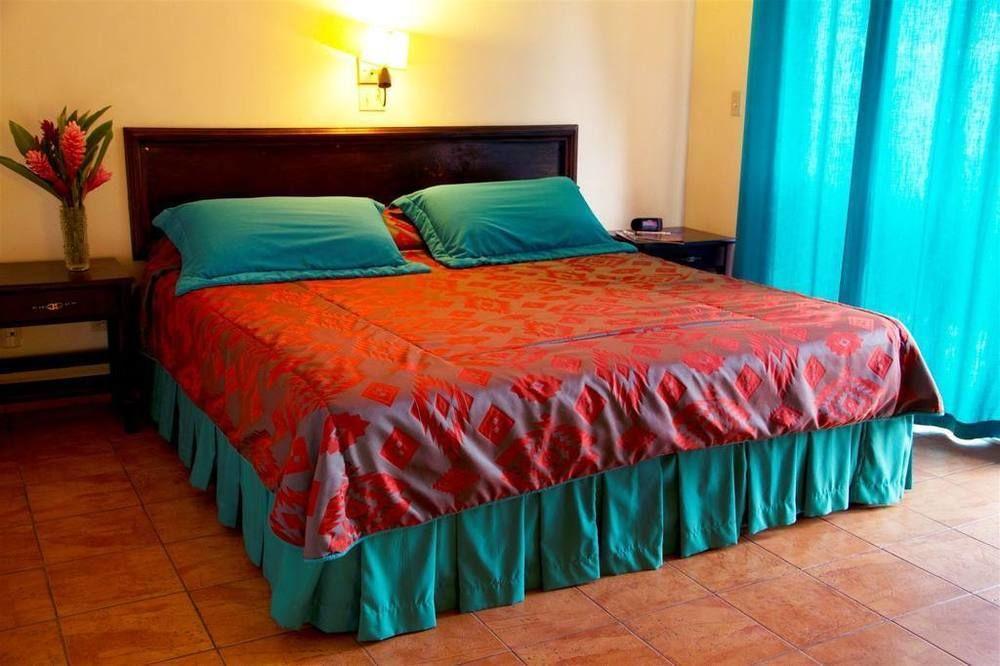 El Oasis Hotel Y Restaurante Бокете Экстерьер фото